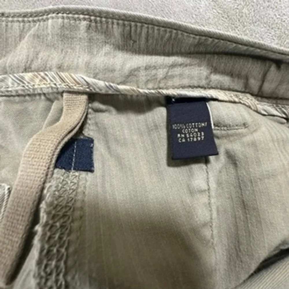 Banana Republic dm hue